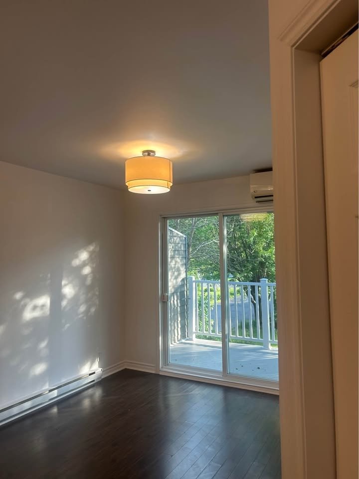 









20


7e Avenue

, D,
Beauharnois,




QC
J6N0G6

