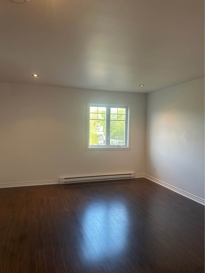 









20


7e Avenue

, D,
Beauharnois,




QC
J6N0G6

