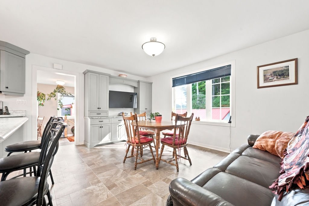 









195


Ch. Wesley

,
Clarendon,







QC
J0X2Y0

