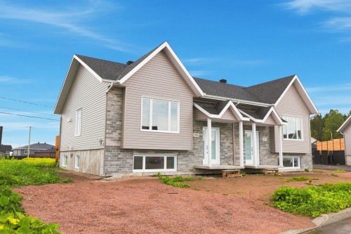 
															
													1906
													
													Rue Gabrielle-B.-Grimard
													
												
												Saguenay (Chicoutimi),
												QC 