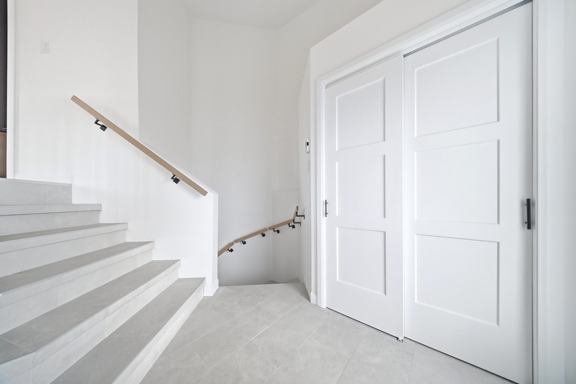 









1906


Rue Gabrielle-B.-Grimard

,
Saguenay (Chicoutimi),




QC
G7K0B4

