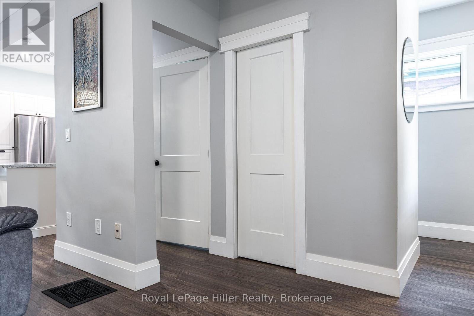 












52 TRINITY STREET

,
Stratford,




Ontario
N5A4P4

