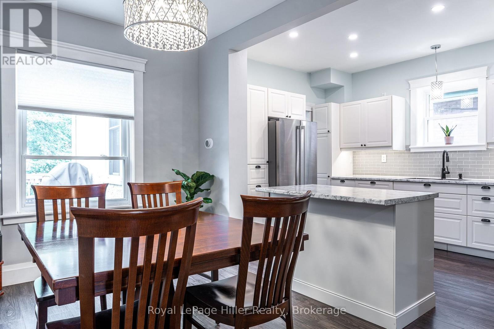












52 TRINITY STREET

,
Stratford,




Ontario
N5A4P4

