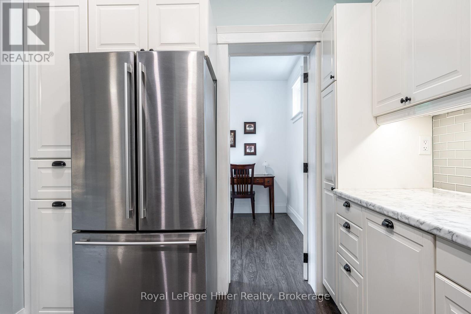 












52 TRINITY STREET

,
Stratford,




Ontario
N5A4P4

