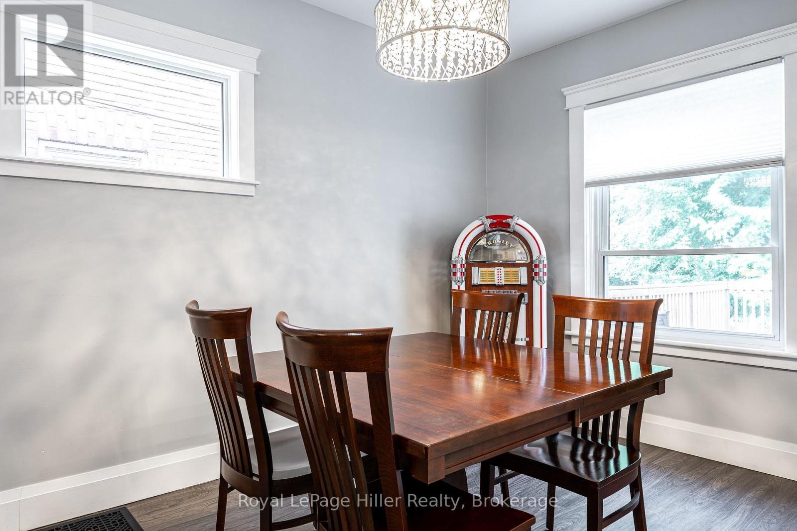 












52 TRINITY STREET

,
Stratford,




Ontario
N5A4P4

