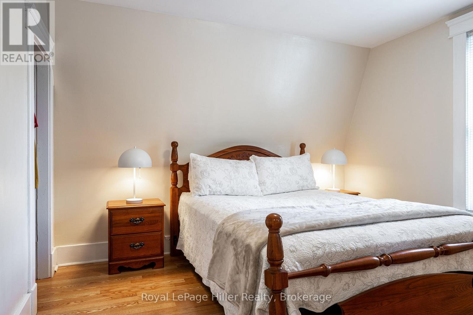 












52 TRINITY STREET

,
Stratford,




Ontario
N5A4P4

