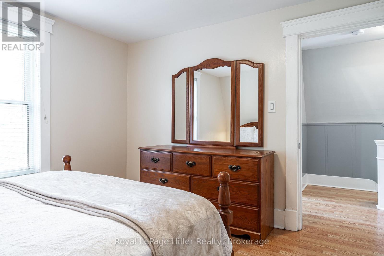 












52 TRINITY STREET

,
Stratford,




Ontario
N5A4P4

