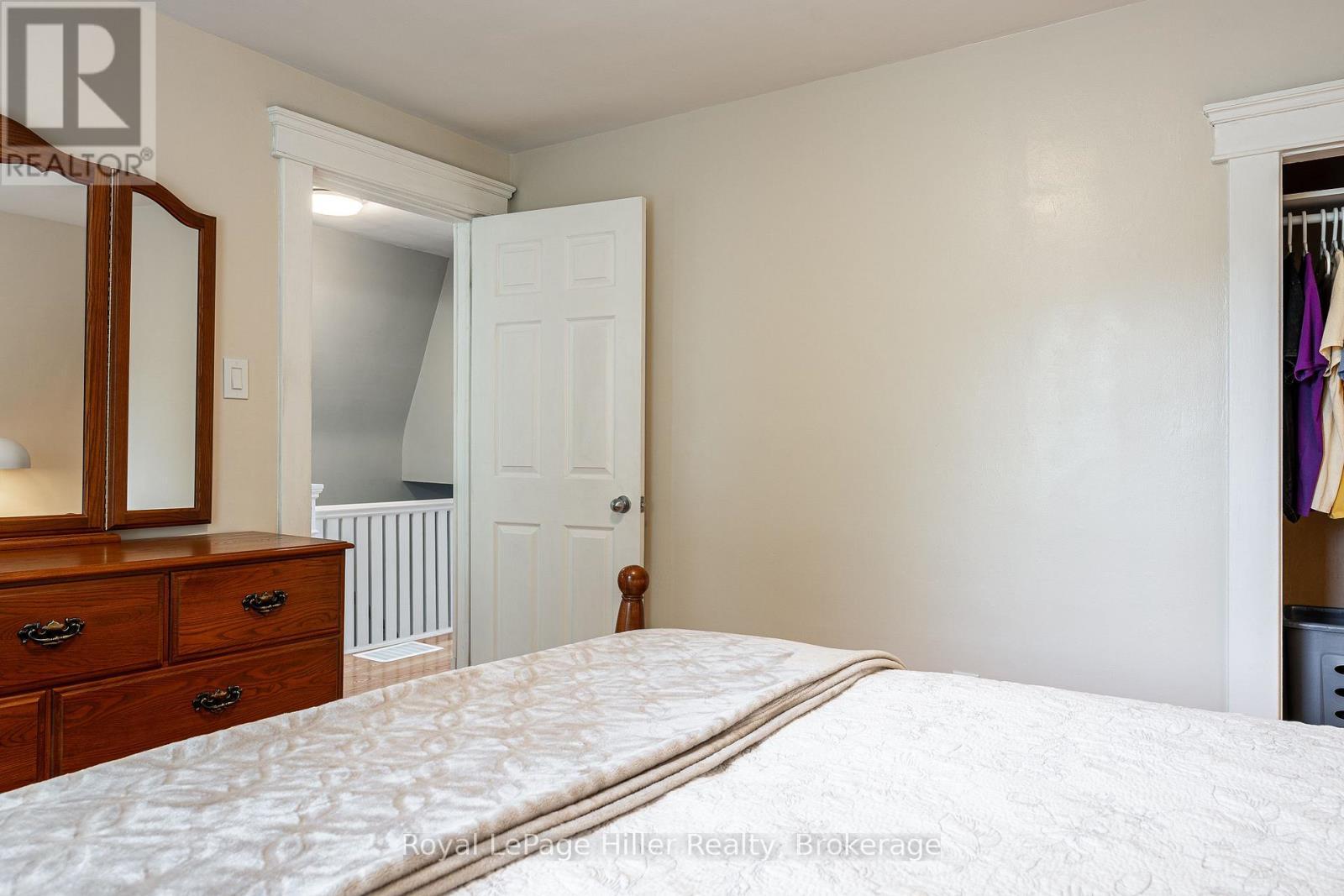 












52 TRINITY STREET

,
Stratford,




Ontario
N5A4P4

