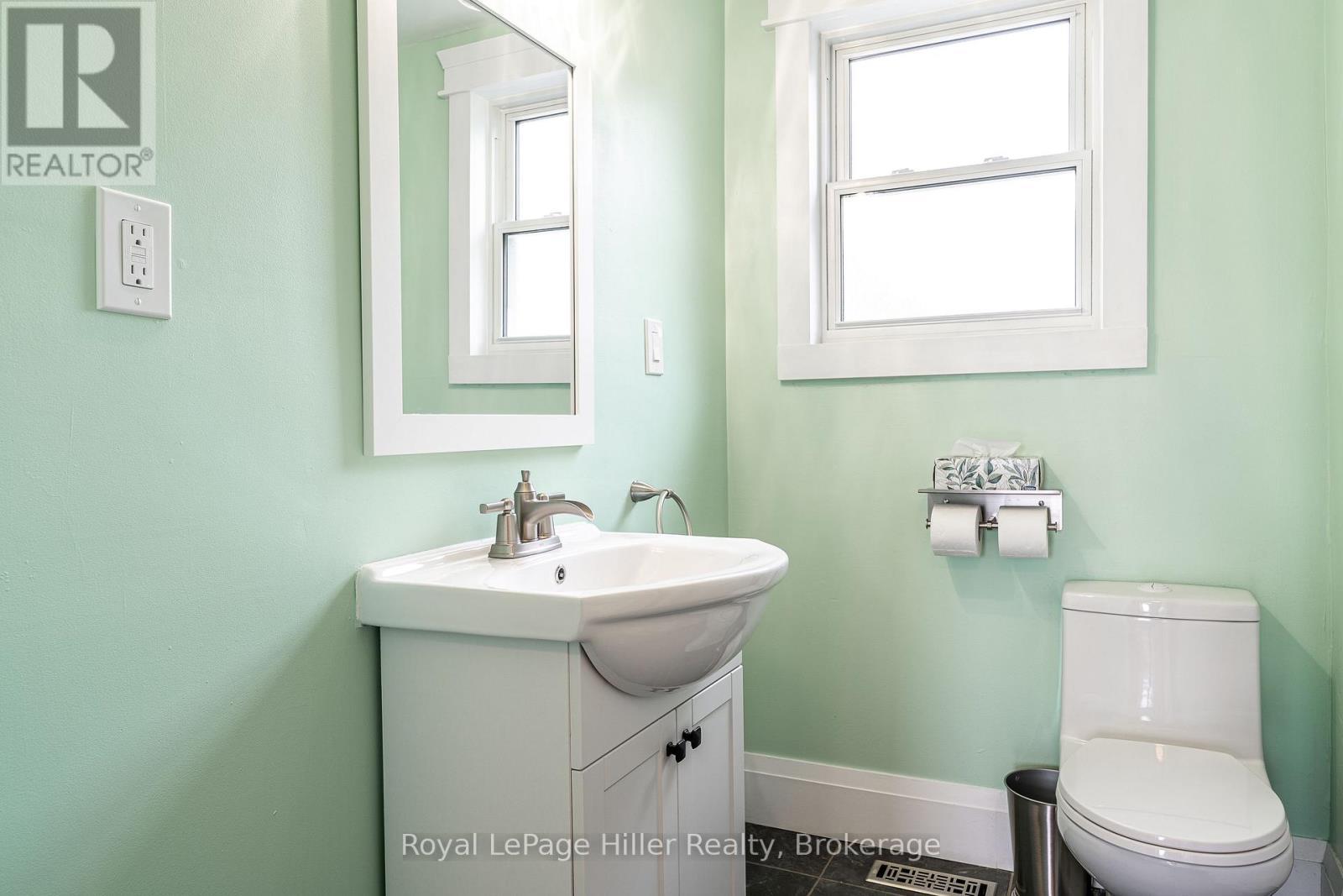 












52 TRINITY STREET

,
Stratford,




Ontario
N5A4P4

