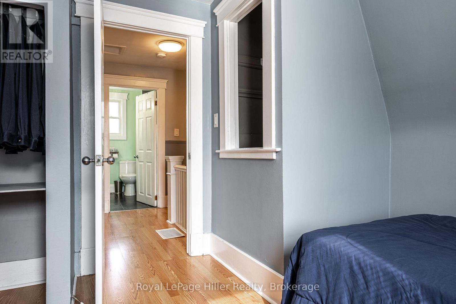 












52 TRINITY STREET

,
Stratford,




Ontario
N5A4P4

