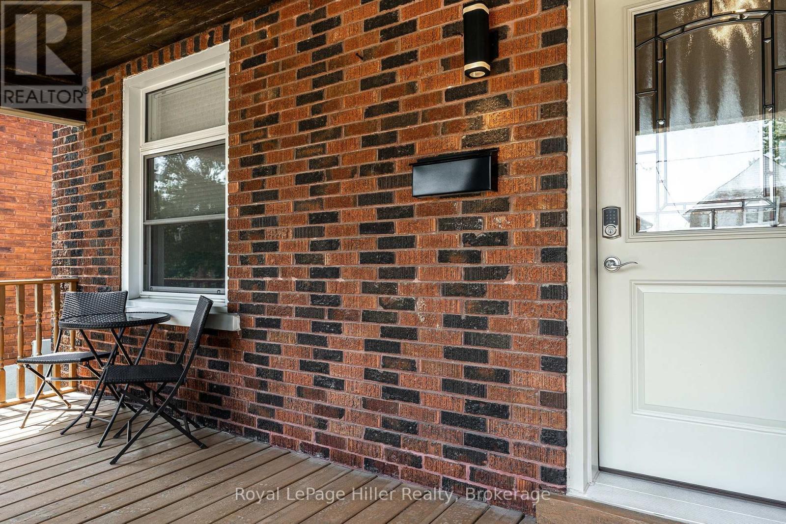 












52 TRINITY STREET

,
Stratford,




Ontario
N5A4P4


