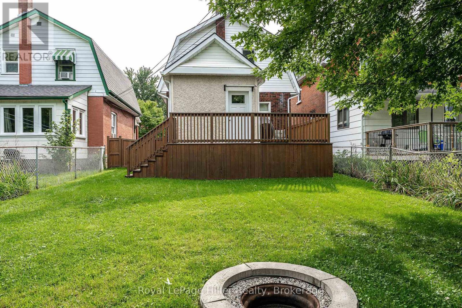 












52 TRINITY STREET

,
Stratford,




Ontario
N5A4P4

