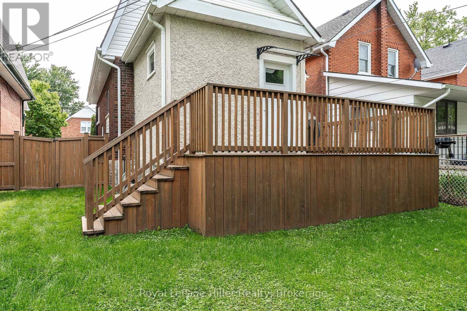 












52 TRINITY STREET

,
Stratford,




Ontario
N5A4P4

