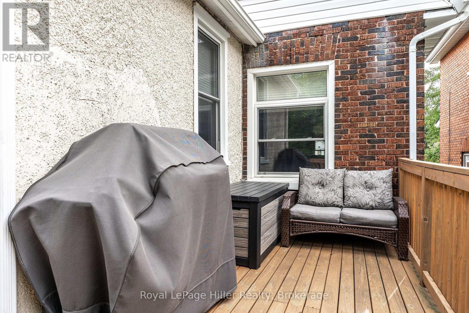 












52 TRINITY STREET

,
Stratford,




Ontario
N5A4P4

