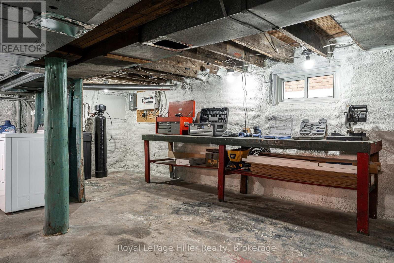 












52 TRINITY STREET

,
Stratford,




Ontario
N5A4P4

