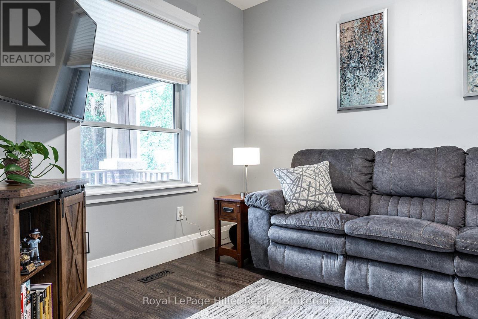 












52 TRINITY STREET

,
Stratford,




Ontario
N5A4P4

