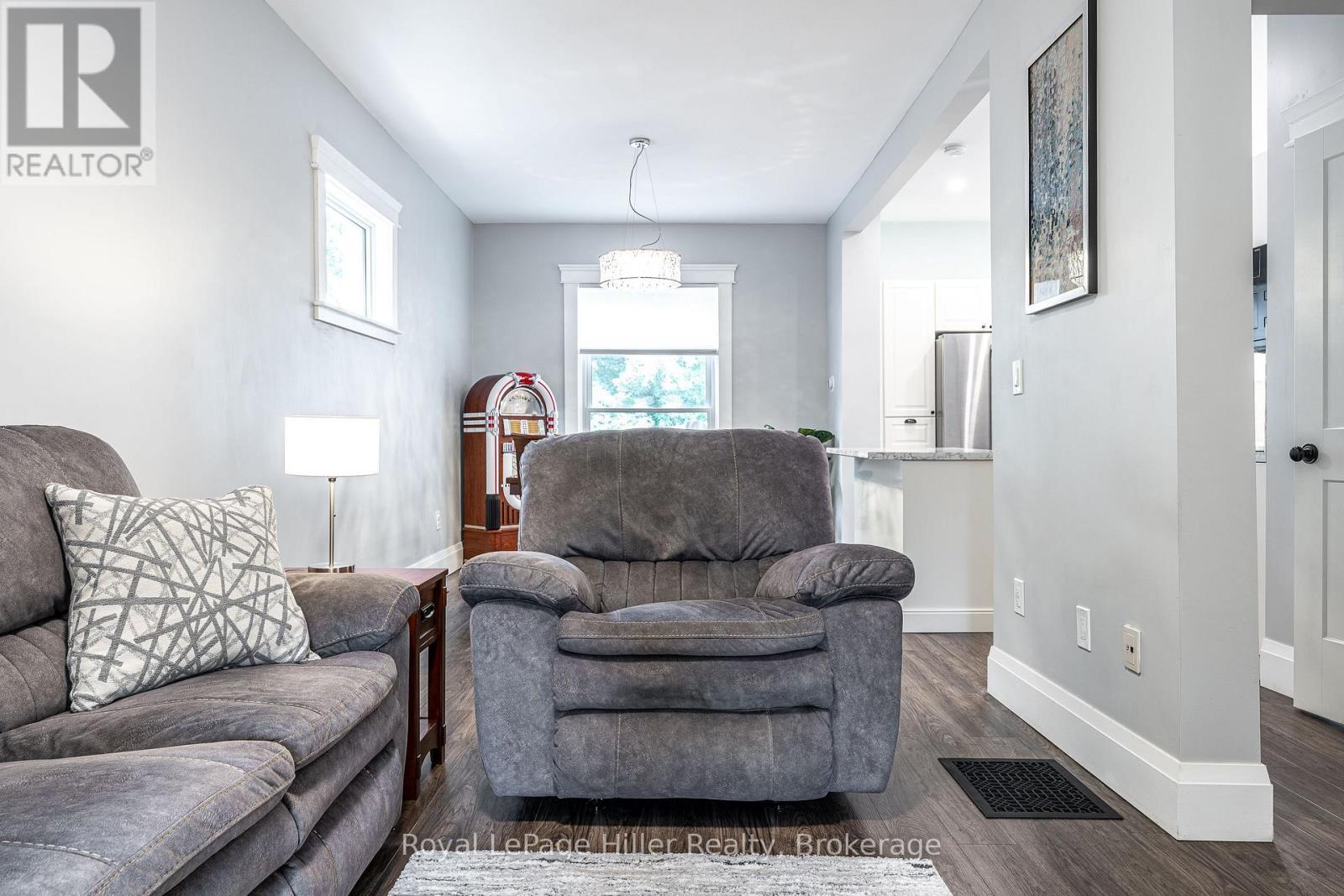 












52 TRINITY STREET

,
Stratford,




Ontario
N5A4P4

