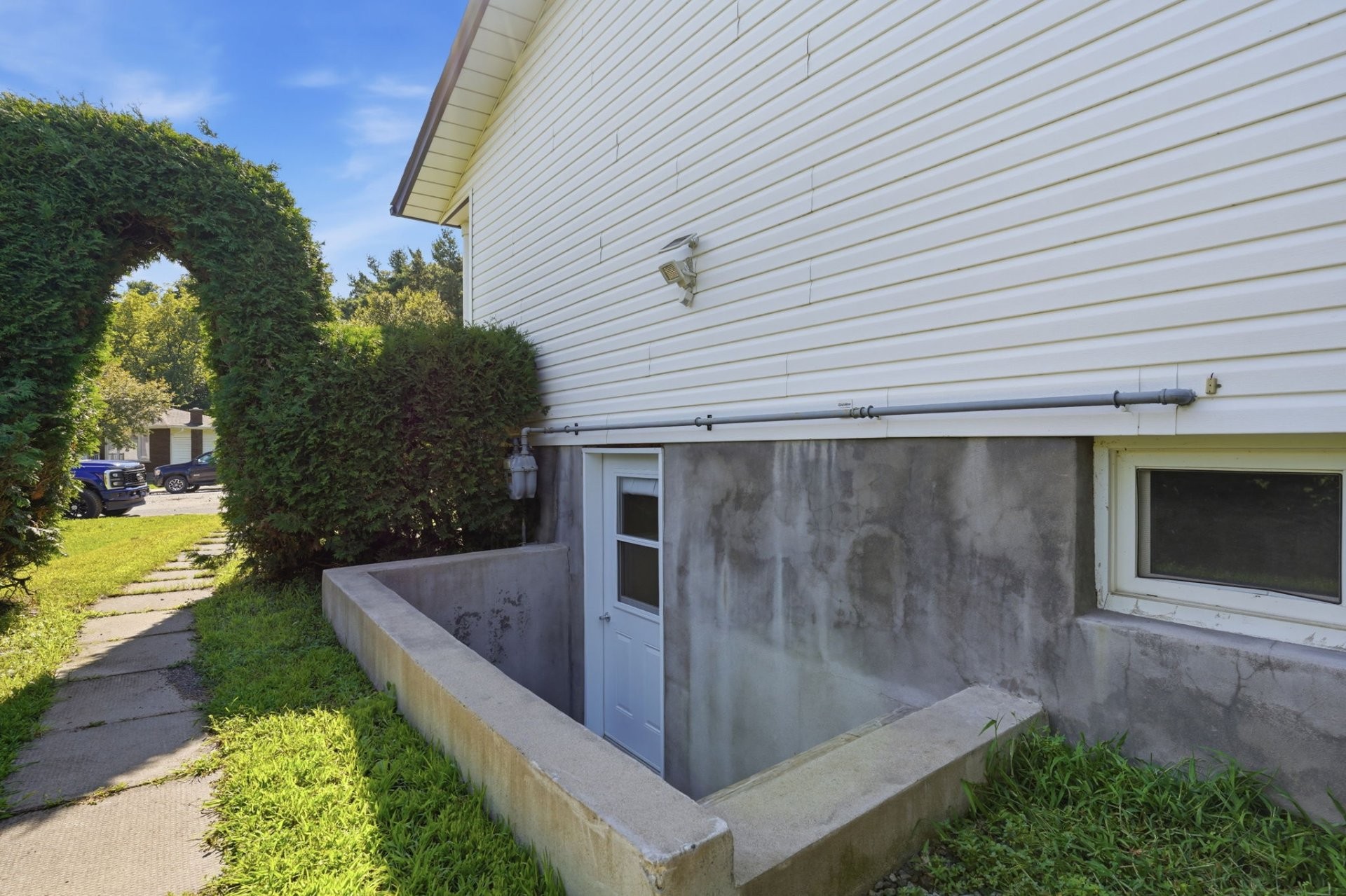









472


Rue Lucien-Gauthier

,
Gatineau (Buckingham),




QC
J8L2T7

