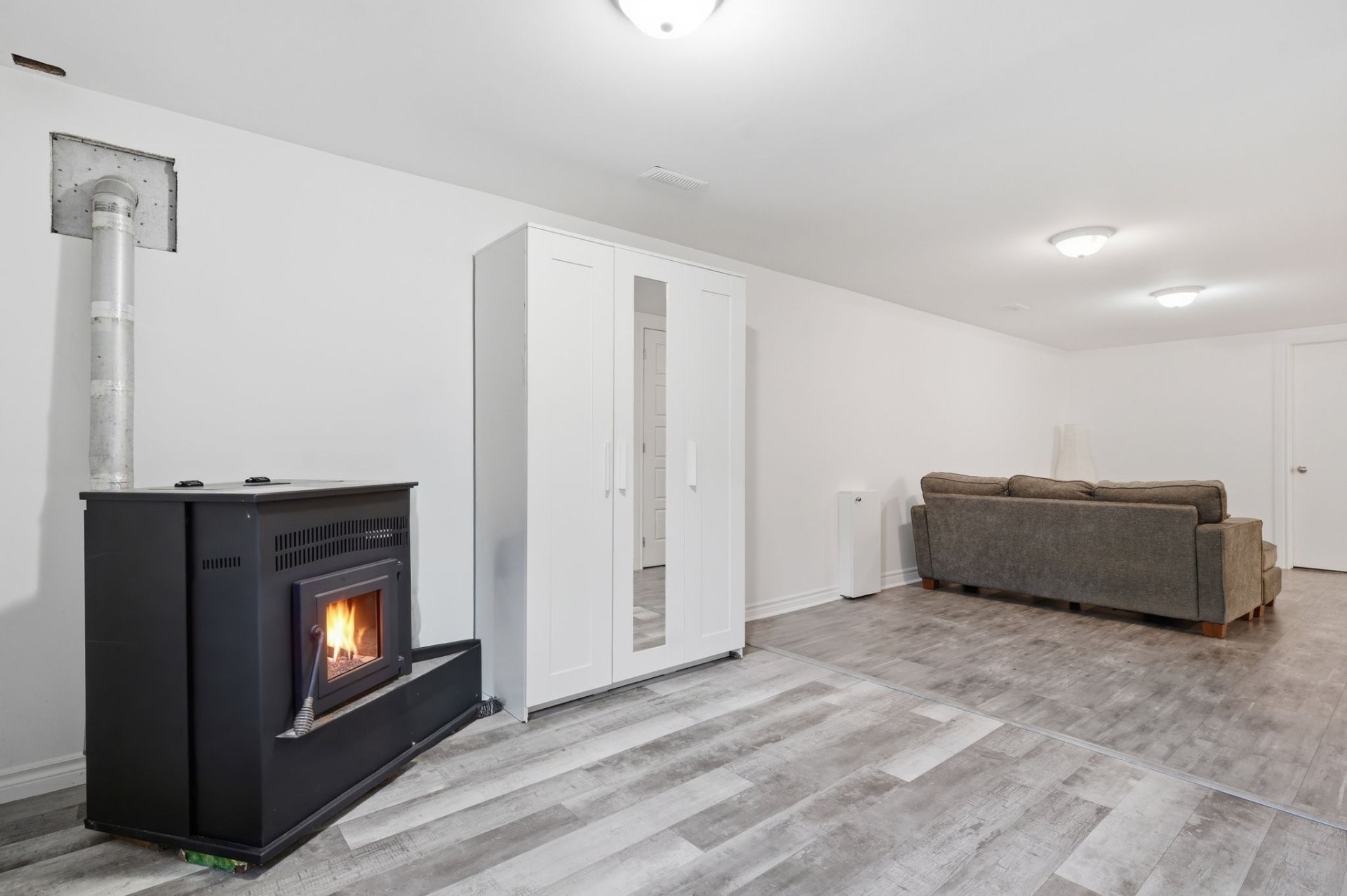 









472


Rue Lucien-Gauthier

,
Gatineau (Buckingham),




QC
J8L2T7

