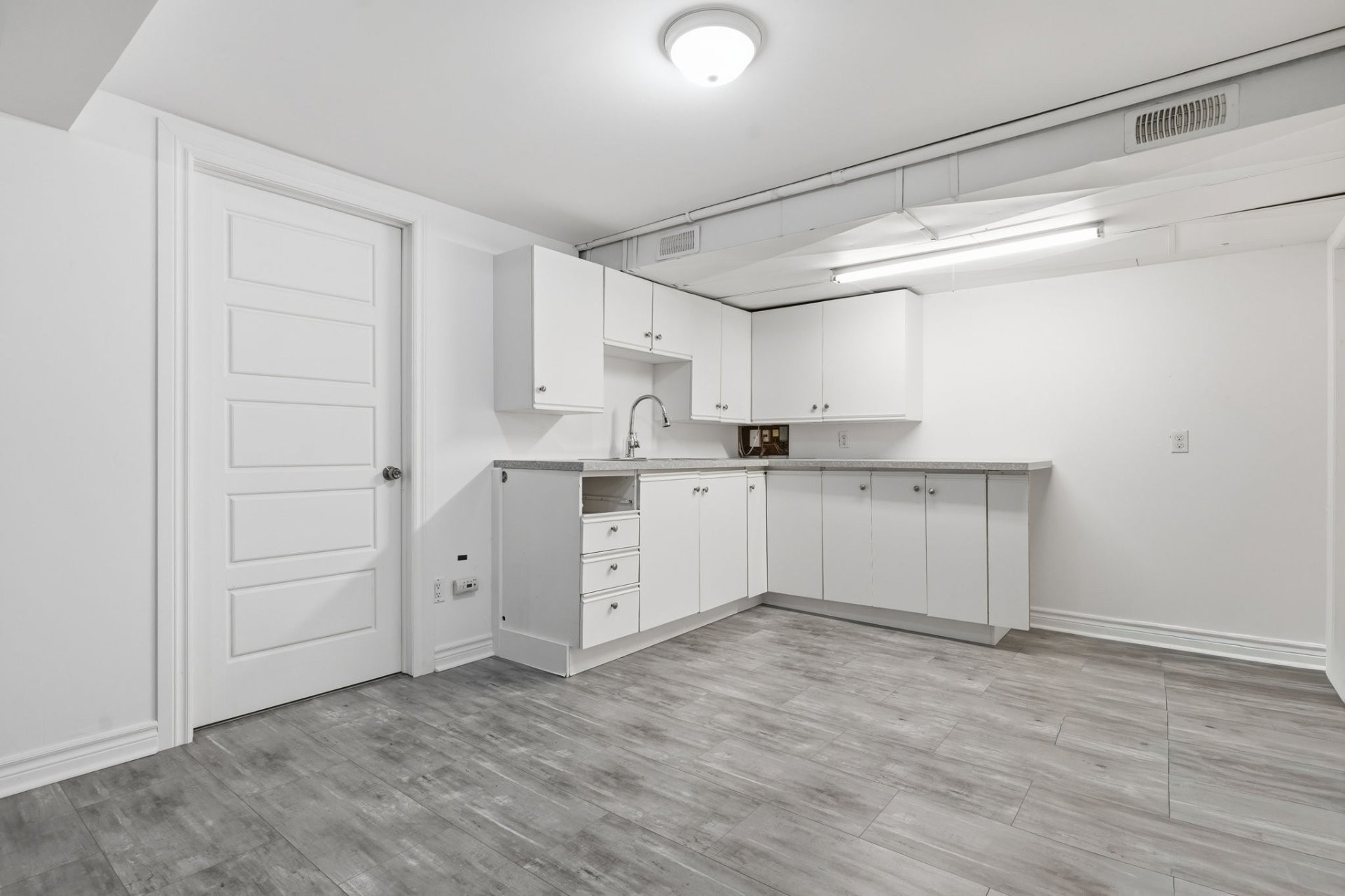 









472


Rue Lucien-Gauthier

,
Gatineau (Buckingham),




QC
J8L2T7

