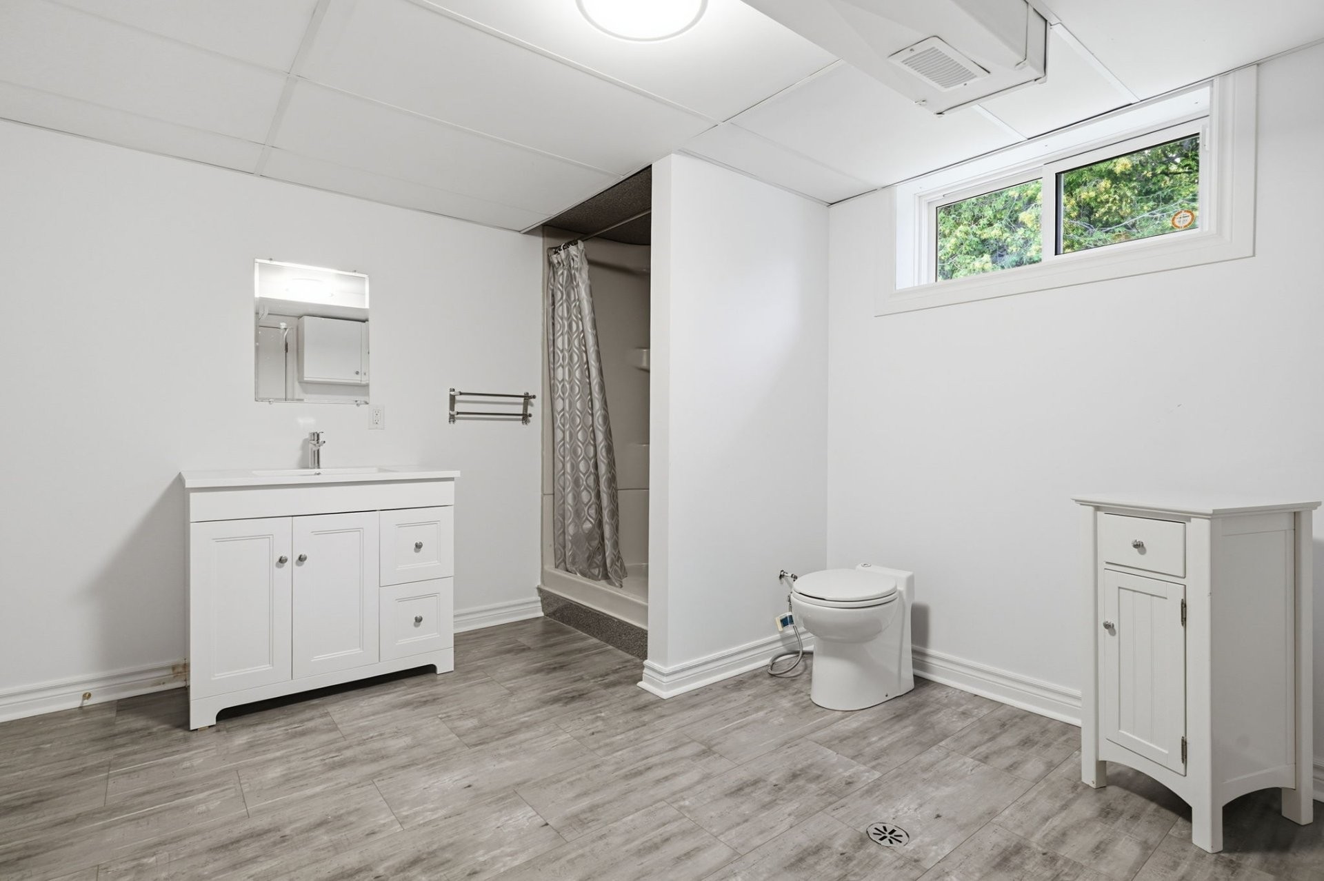 









472


Rue Lucien-Gauthier

,
Gatineau (Buckingham),




QC
J8L2T7

