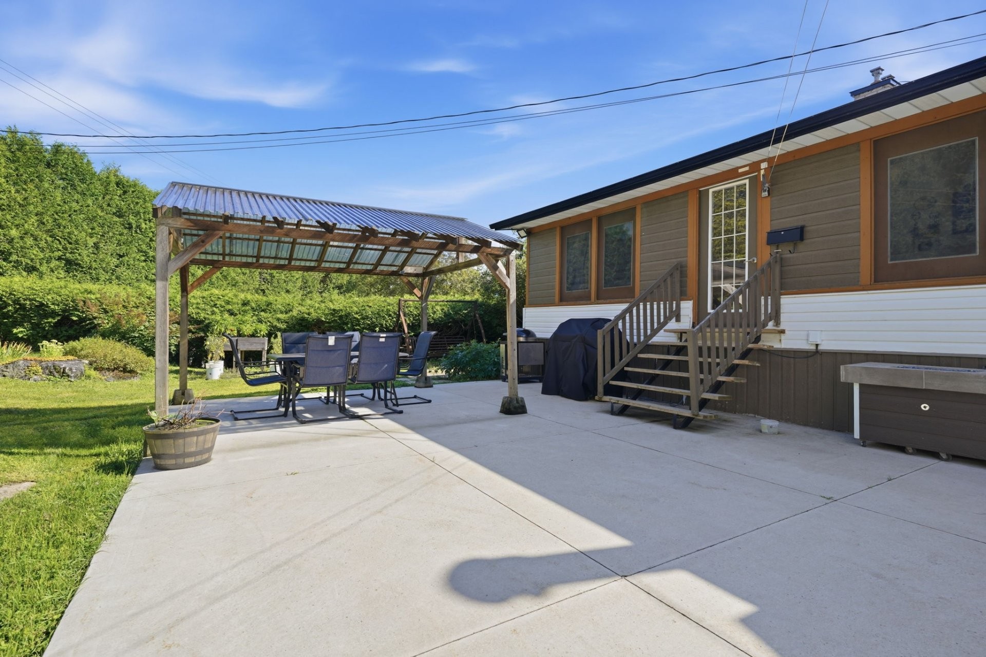 









472


Rue Lucien-Gauthier

,
Gatineau (Buckingham),




QC
J8L2T7

