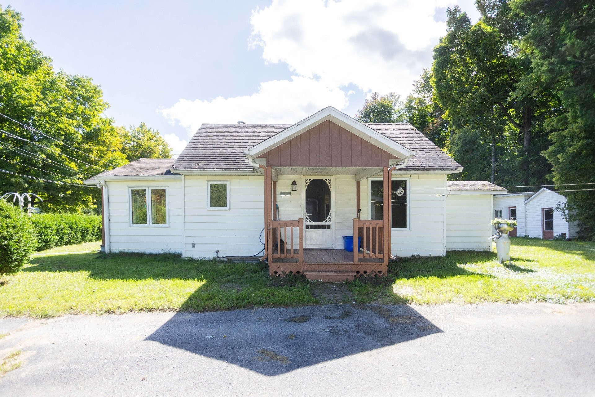 









311


Rue des Hérons

,
Notre-Dame-du-Mont-Carmel,




QC
G0X3J0

