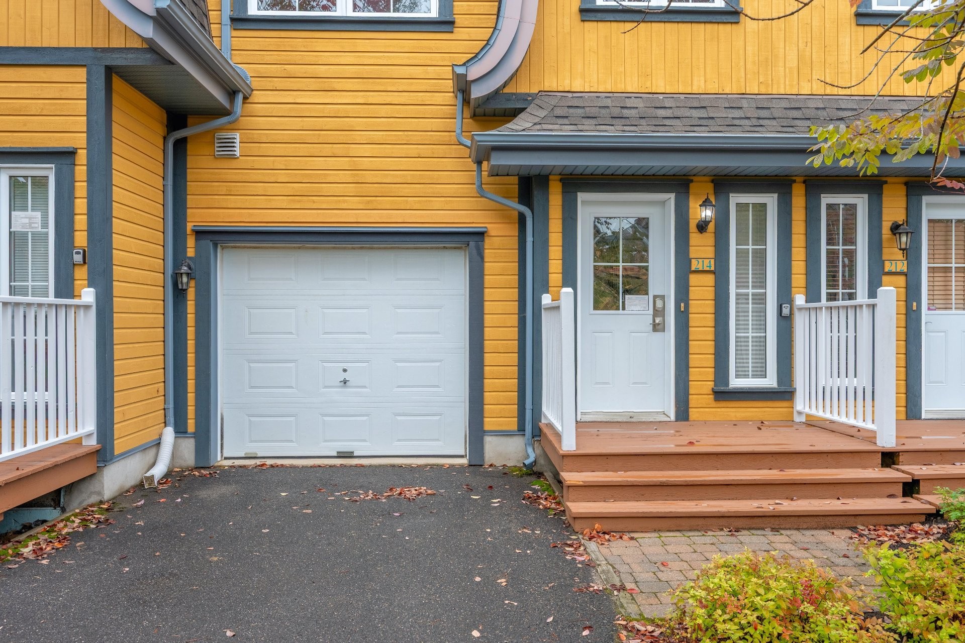 









214


Allée Boréalis

,
Mont-Tremblant,




QC
J8E0A4

