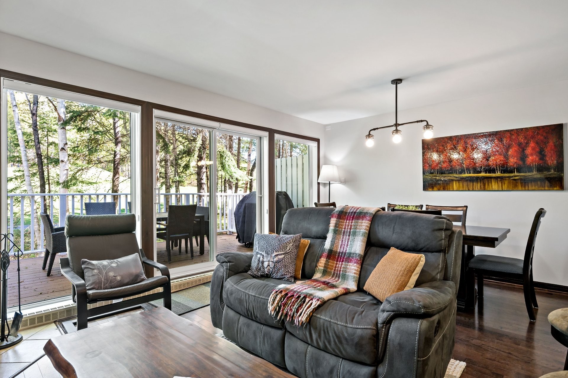 









214


Allée Boréalis

,
Mont-Tremblant,




QC
J8E0A4

