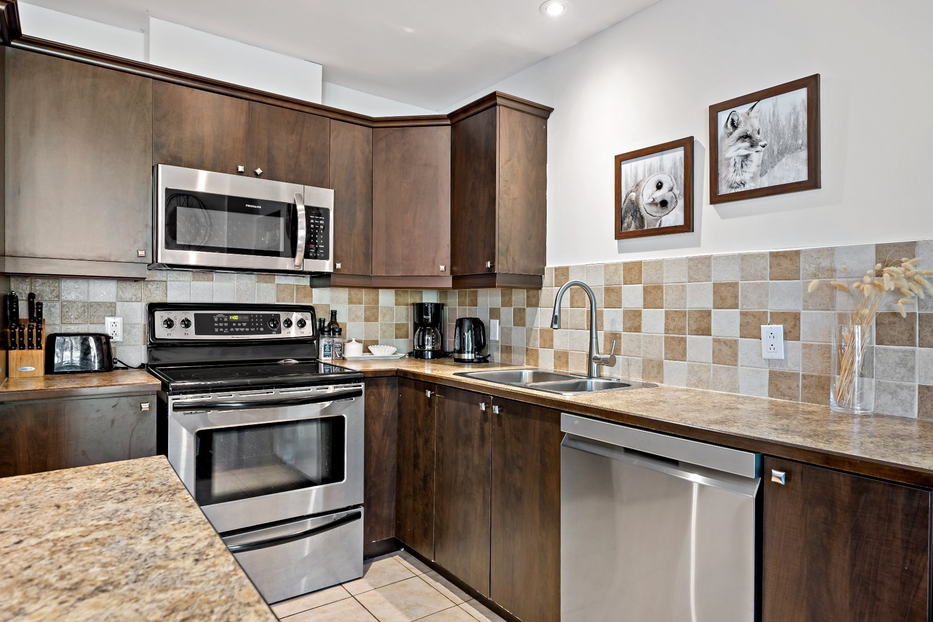 









214


Allée Boréalis

,
Mont-Tremblant,




QC
J8E0A4

