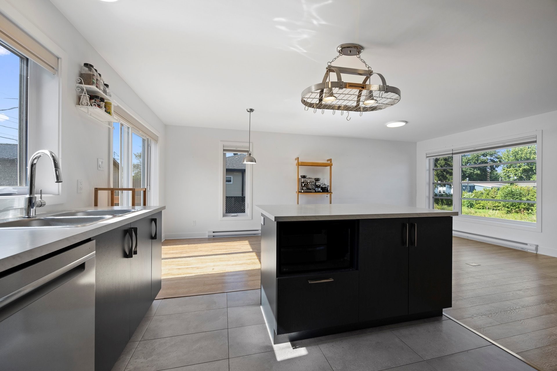 









27


Rue Rodolphe-Brien

,
Rigaud,




QC
J0P1P0

