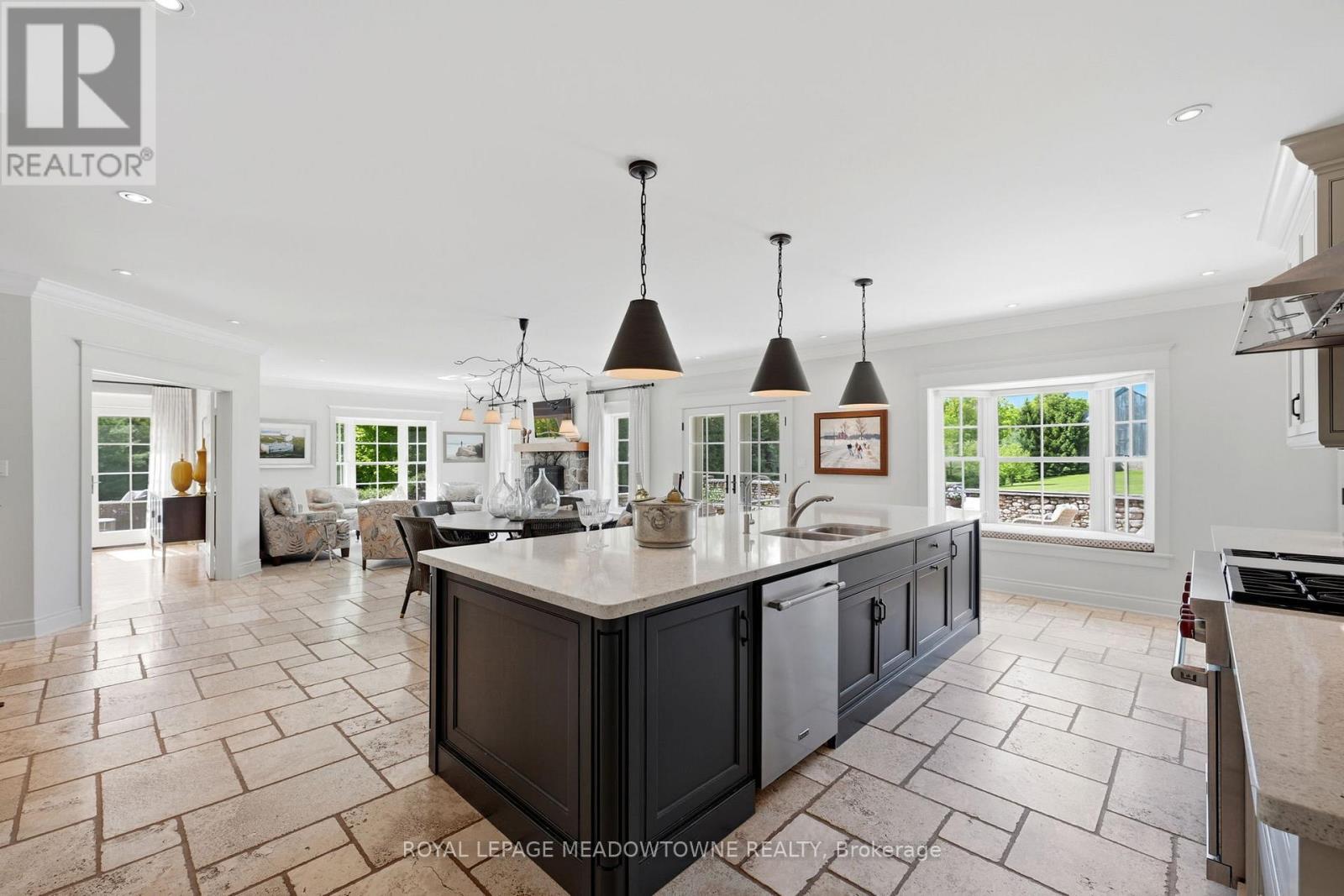 












14249 TENTH LINE

,
Halton Hills,




Ontario
L7G4S8

