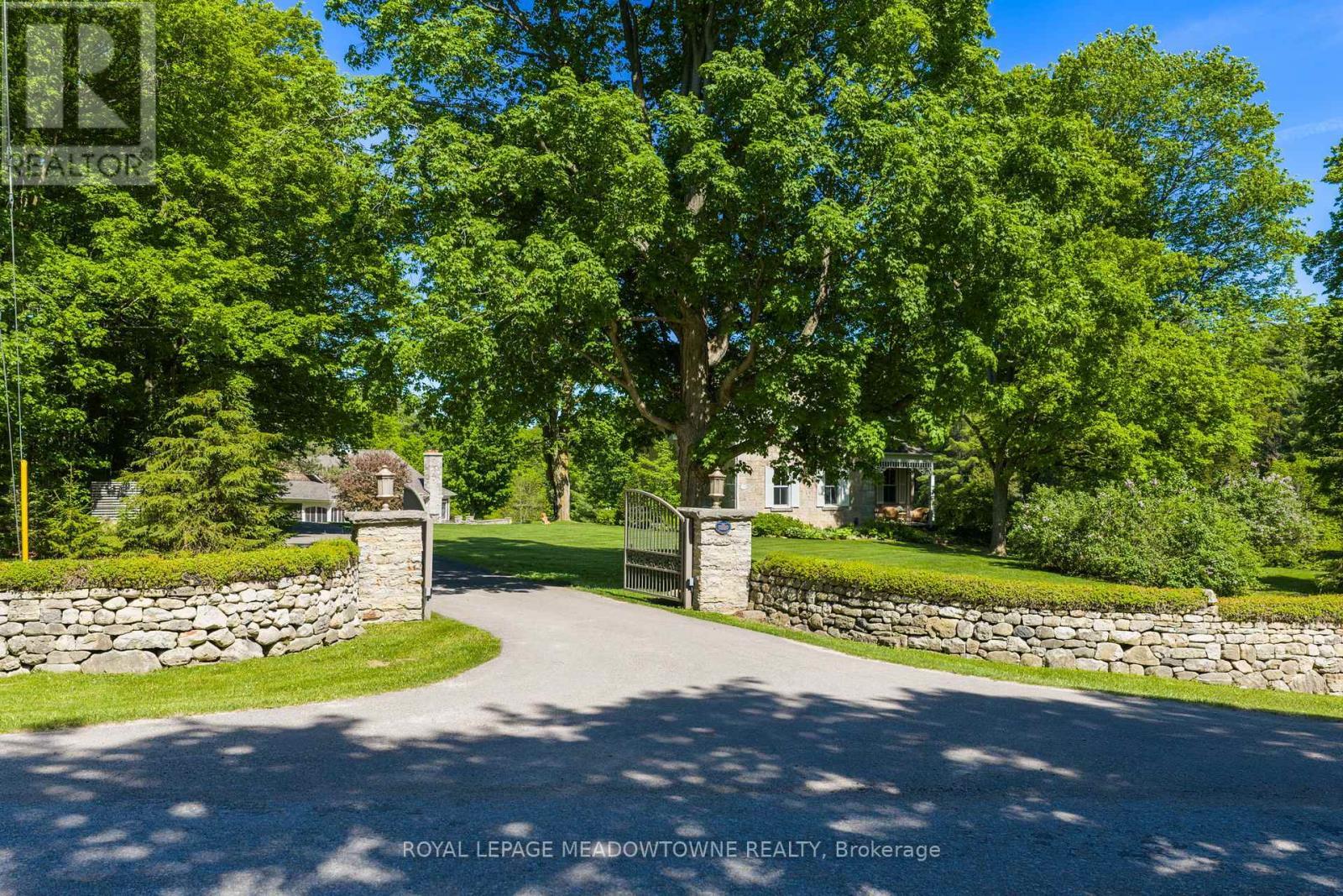 












14249 TENTH LINE

,
Halton Hills,




Ontario
L7G4S8

