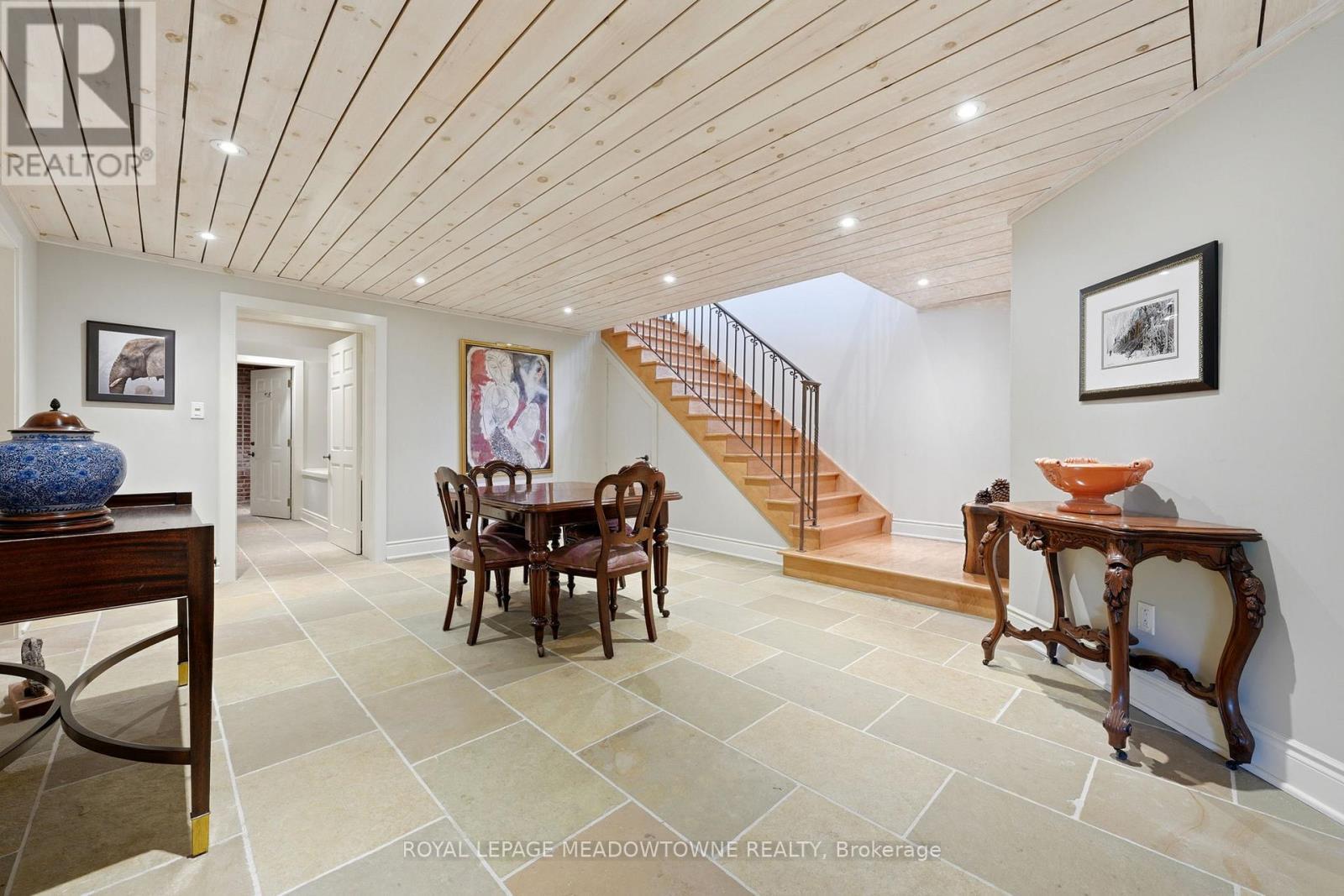 












14249 TENTH LINE

,
Halton Hills,




Ontario
L7G4S8

