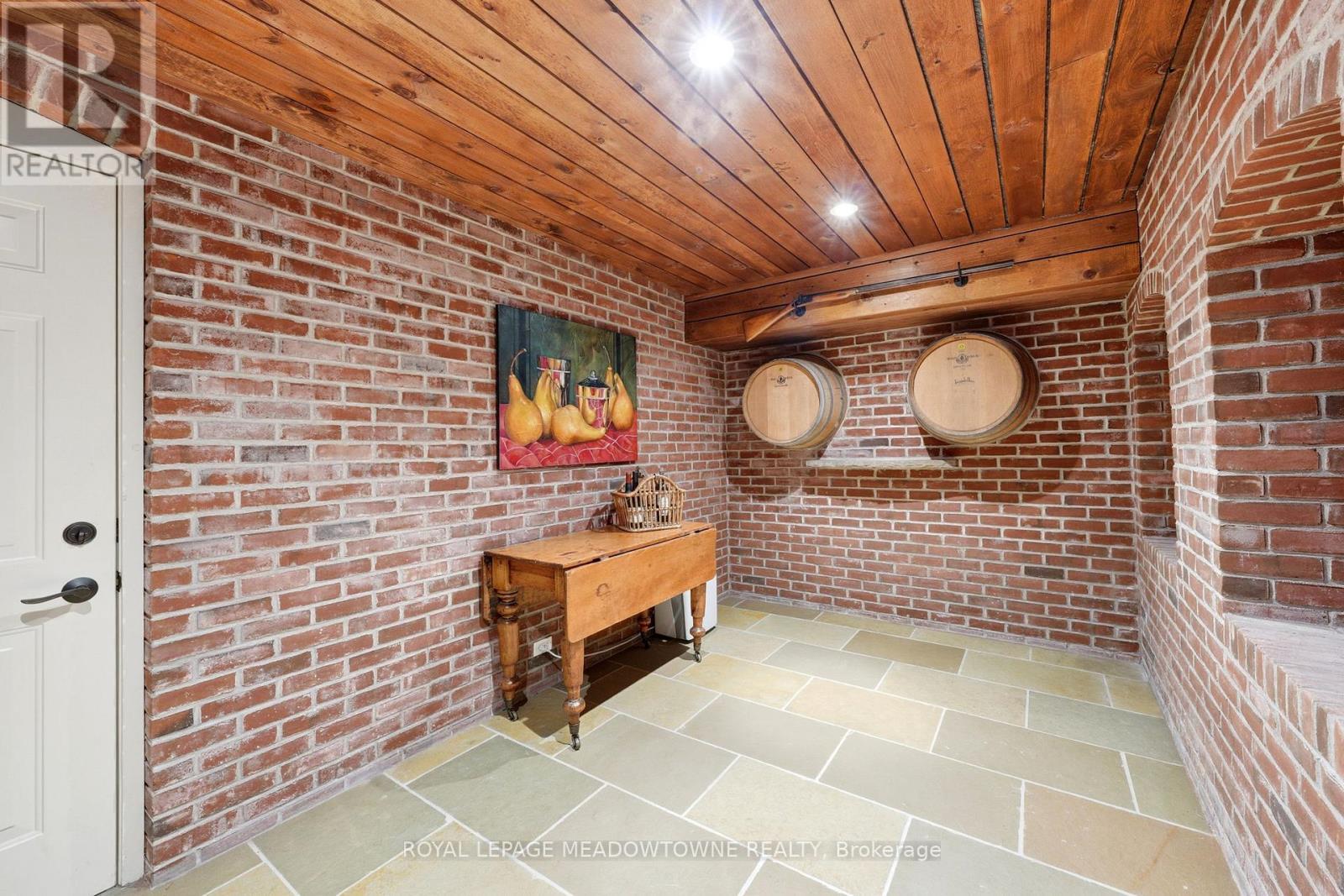 












14249 TENTH LINE

,
Halton Hills,




Ontario
L7G4S8


