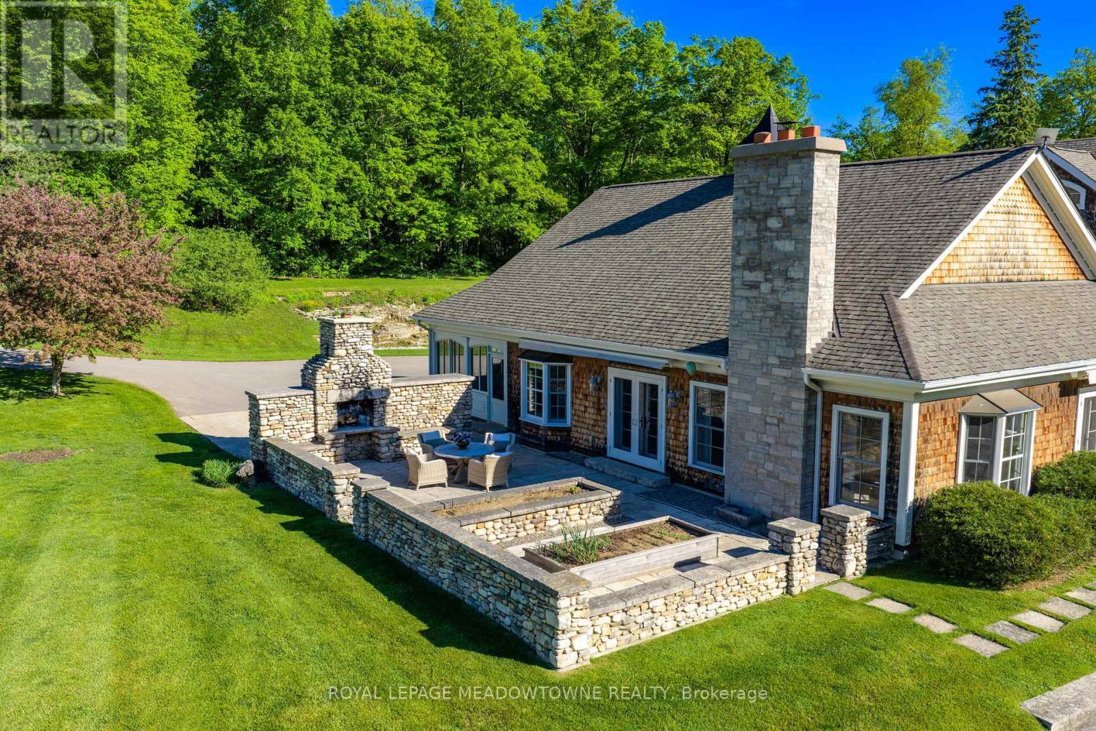 












14249 TENTH LINE

,
Halton Hills,




Ontario
L7G4S8

