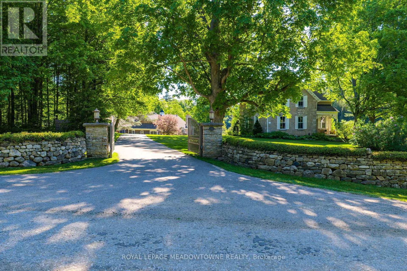 












14249 TENTH LINE

,
Halton Hills,




Ontario
L7G4S8

