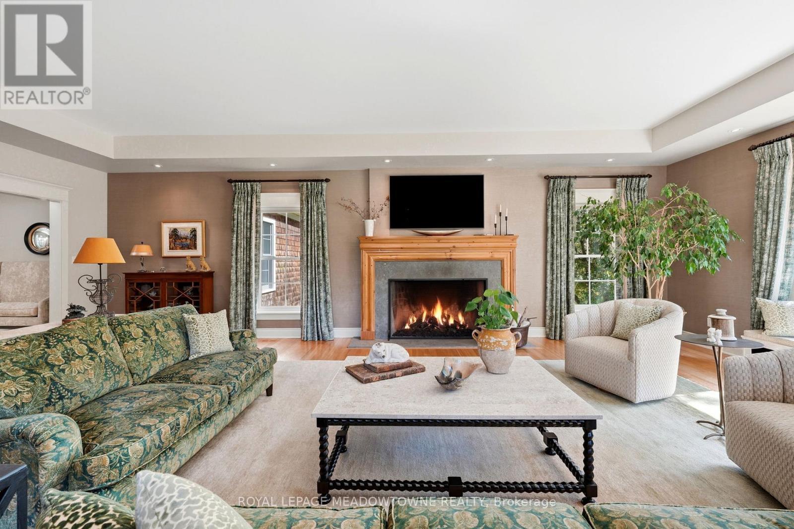 












14249 TENTH LINE

,
Halton Hills,




Ontario
L7G4S8

