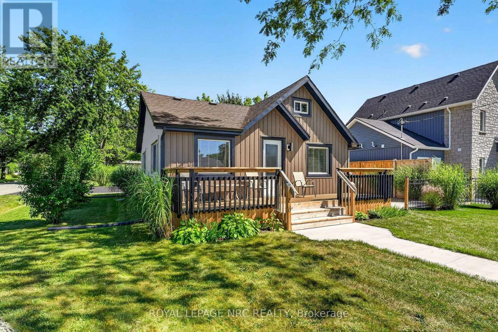 












220 ROSEWOOD AVENUE

,
Fort Erie (Crystal Beach),




Ontario
L0S1B0

