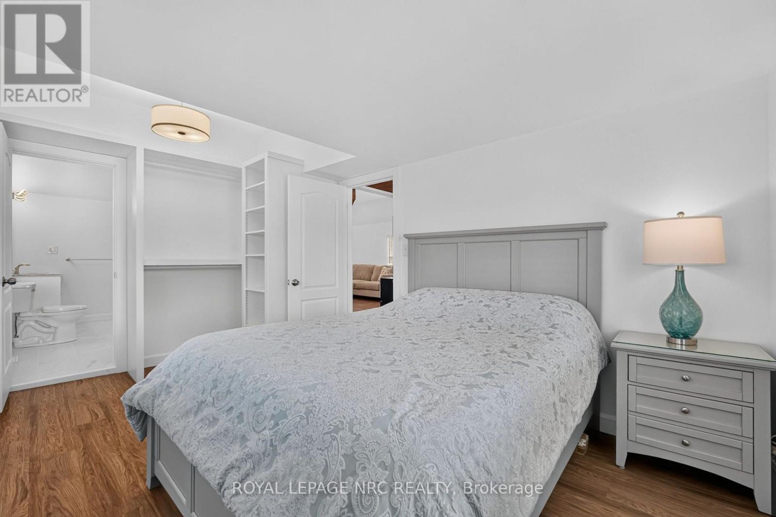 












220 ROSEWOOD AVENUE

,
Fort Erie (Crystal Beach),




Ontario
L0S1B0

