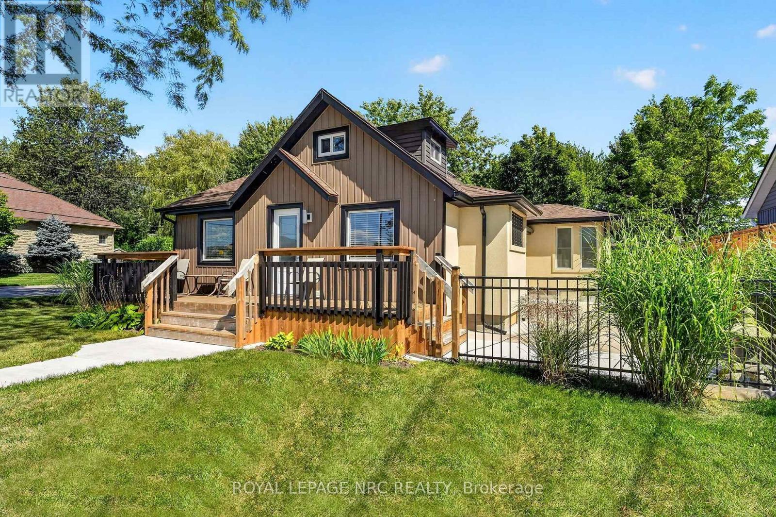 












220 ROSEWOOD AVENUE

,
Fort Erie (Crystal Beach),




Ontario
L0S1B0

