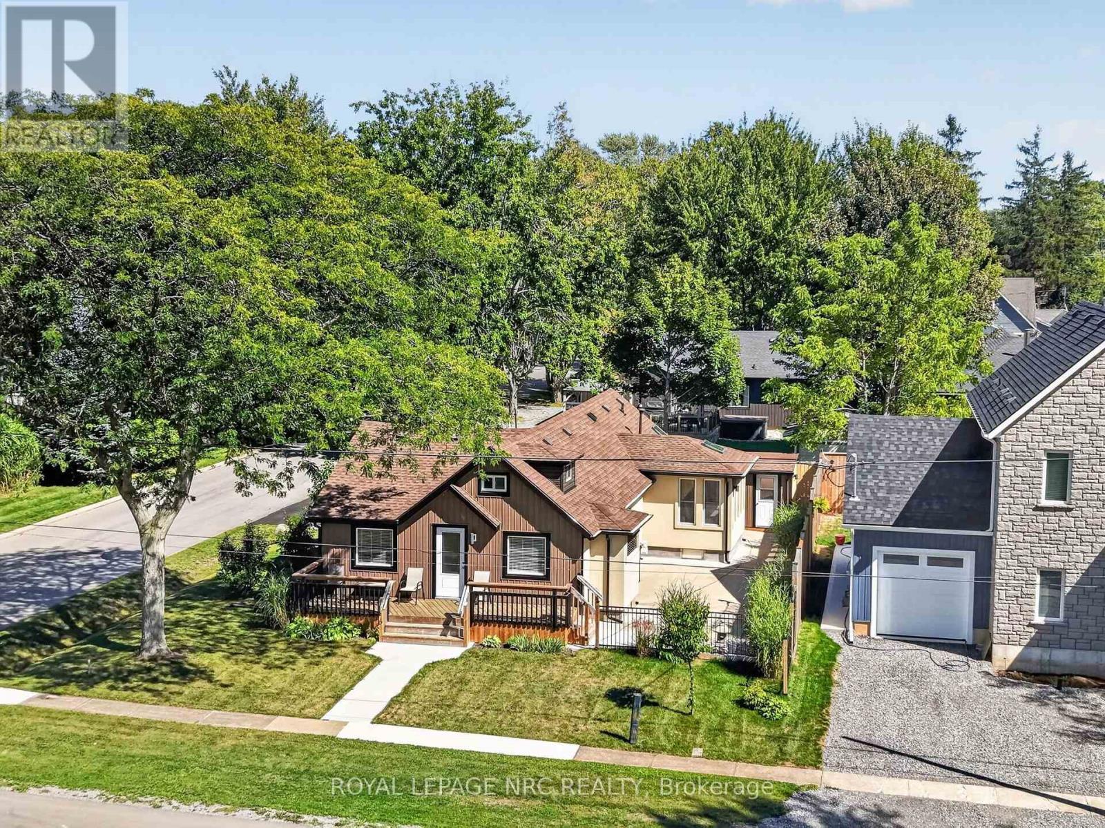 












220 ROSEWOOD AVENUE

,
Fort Erie (Crystal Beach),




Ontario
L0S1B0

