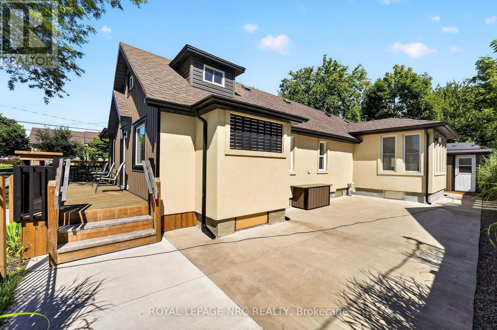 












220 ROSEWOOD AVENUE

,
Fort Erie (Crystal Beach),




Ontario
L0S1B0

