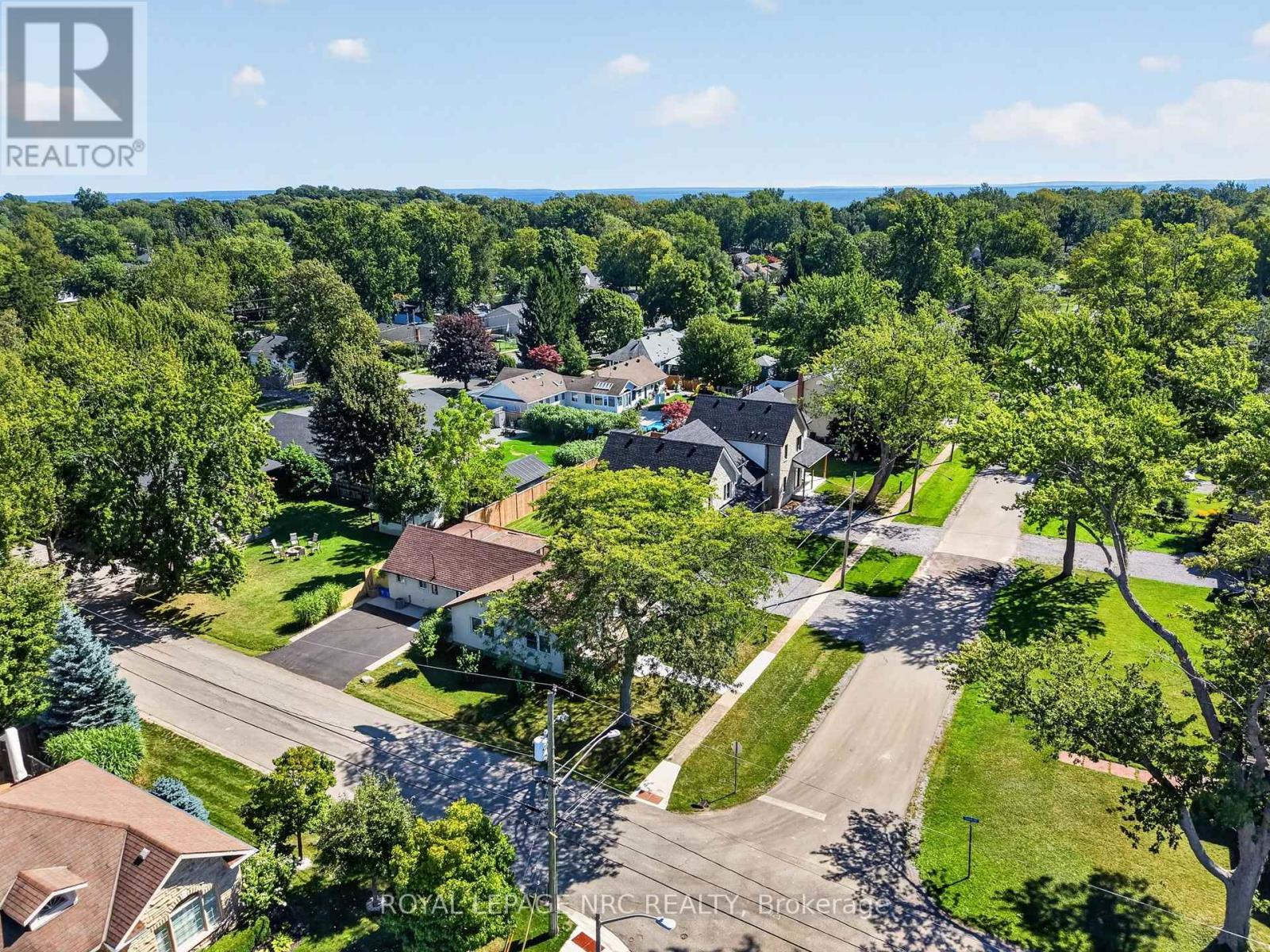 












220 ROSEWOOD AVENUE

,
Fort Erie (Crystal Beach),




Ontario
L0S1B0

