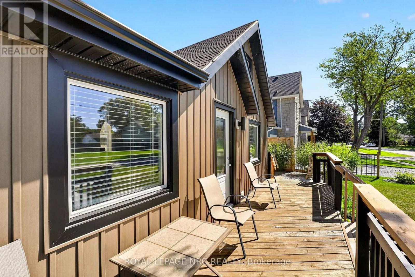 












220 ROSEWOOD AVENUE

,
Fort Erie (Crystal Beach),




Ontario
L0S1B0

