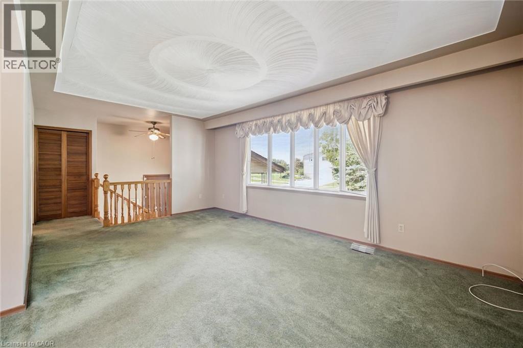 












309 TOLL GATE Boulevard

,
Waterloo,




Ontario
N2L4M5

