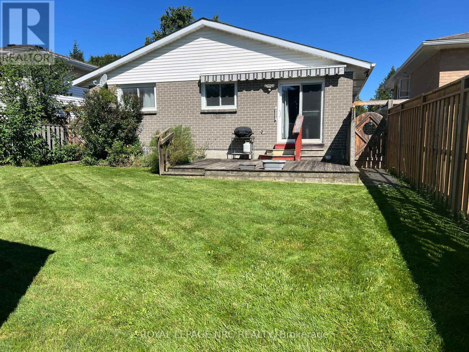 












46 ANDREA DRIVE

,
St. Catharines (Rykert/Vansickle),




Ontario
L2S3N8


