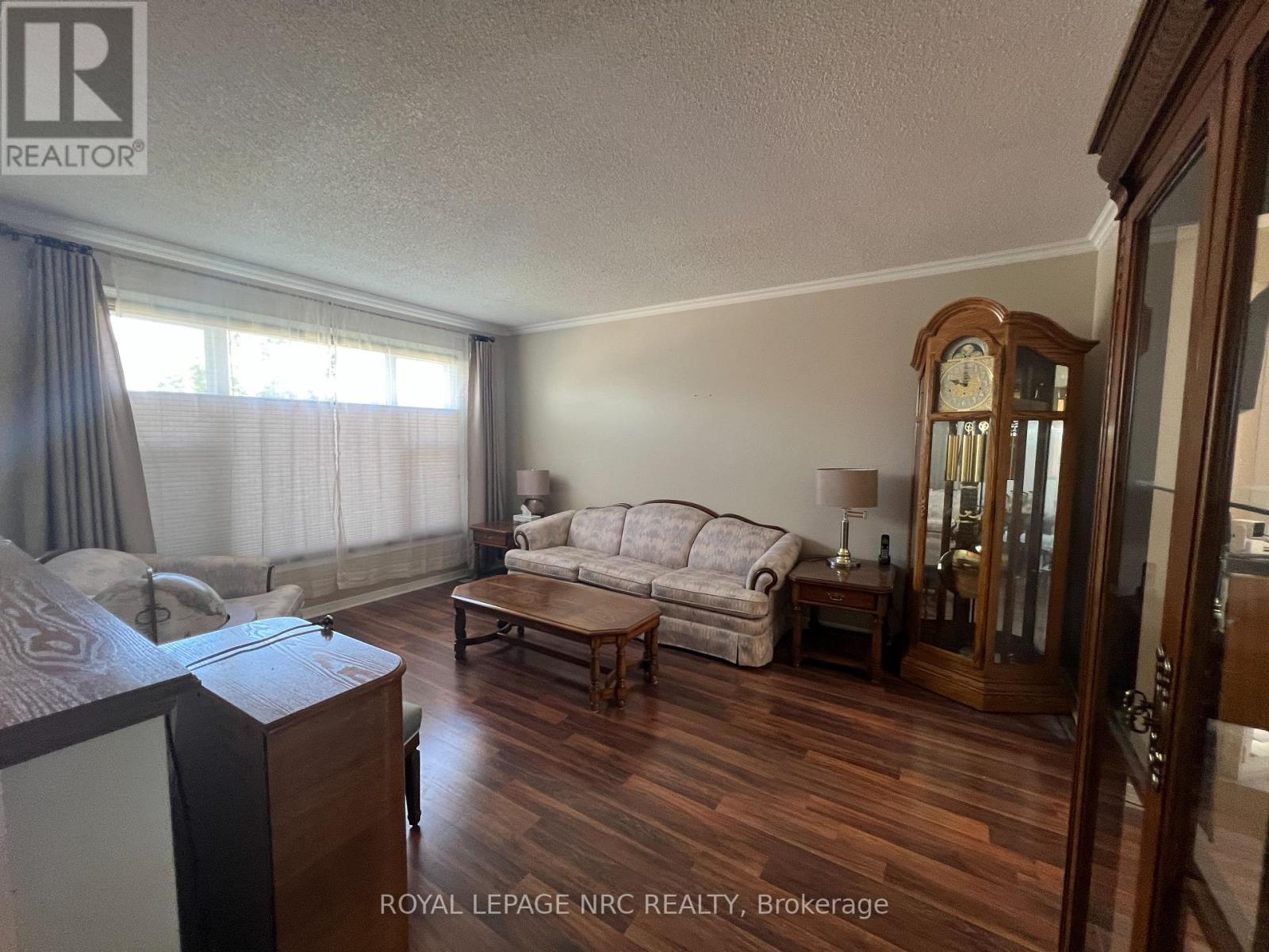 












46 ANDREA DRIVE

,
St. Catharines (Rykert/Vansickle),




Ontario
L2S3N8


