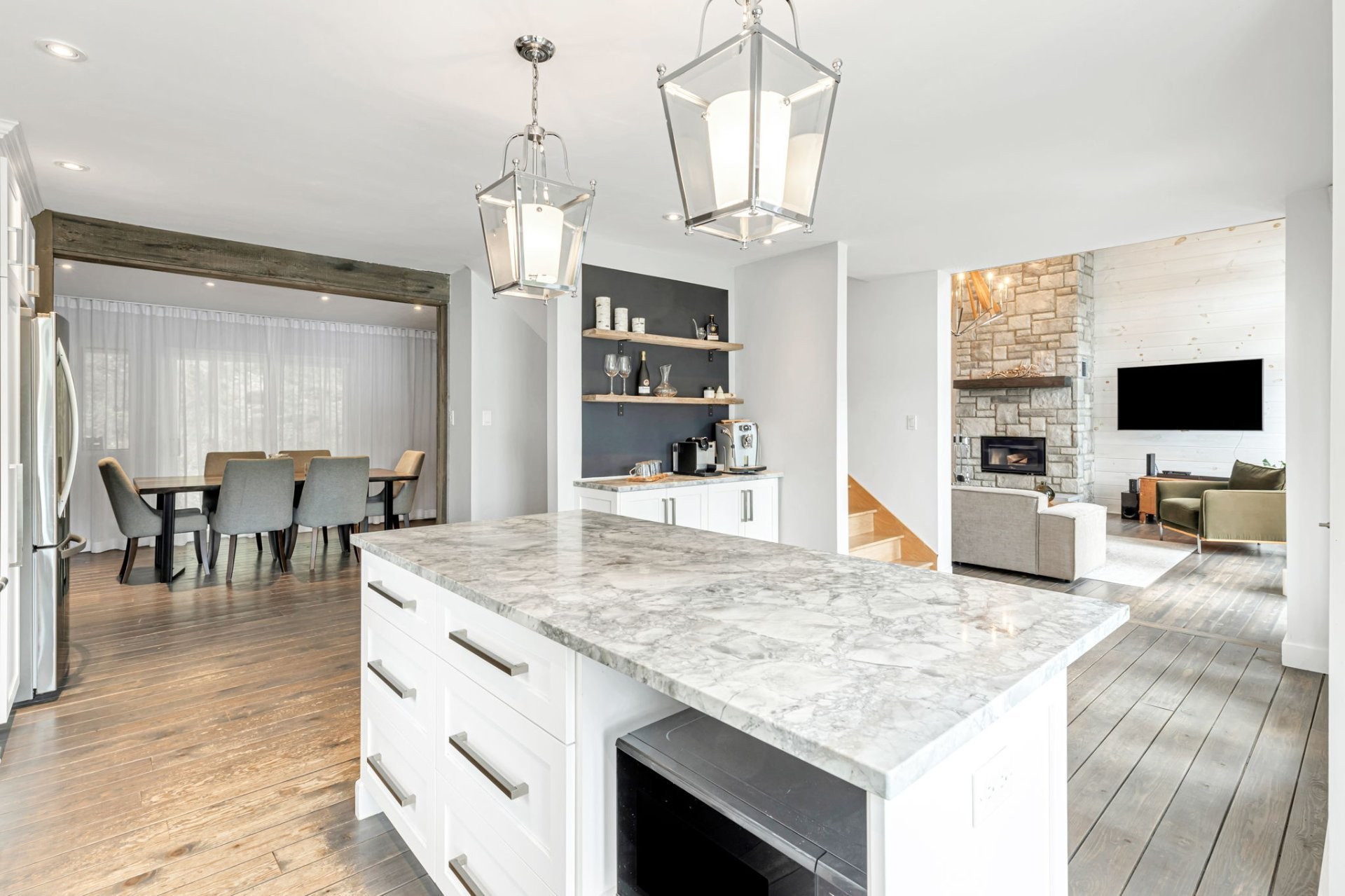 









2020


Ch. du Lac-Ste-Rose N.

,
Mandeville,




QC
J0K1L0

