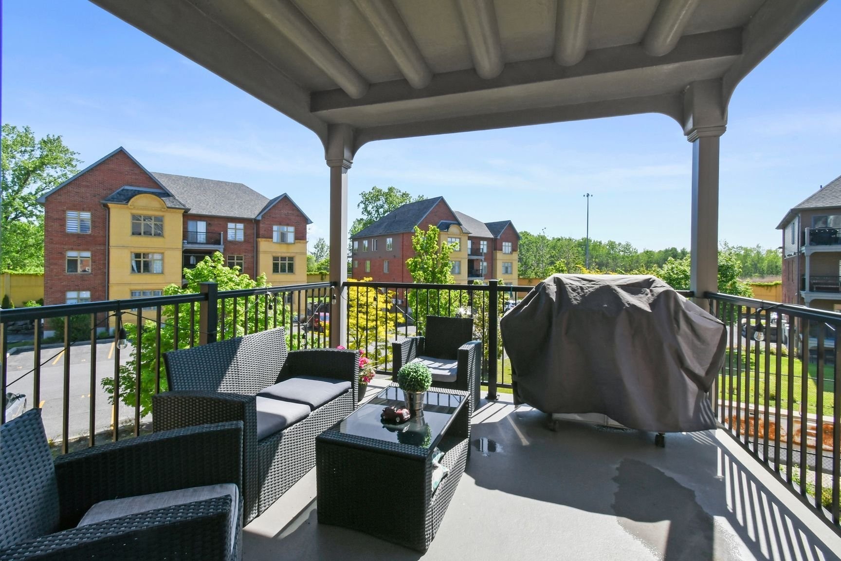 









8015


Rue de Londres

, 6,
Brossard,




QC
J4Y0K5

